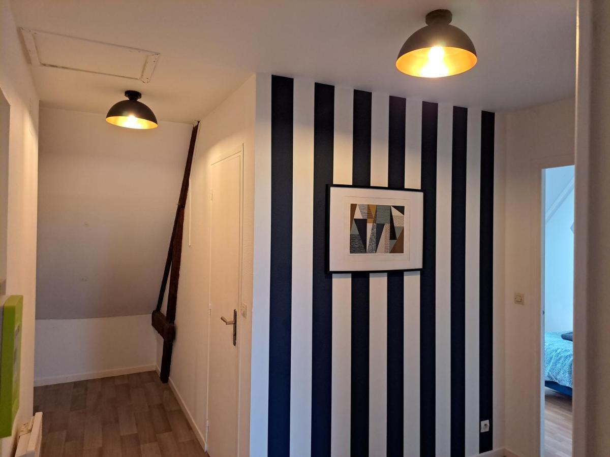 Suite Du Crypto - Vue Imprenable Sur La Place Du Forum Reims Dış mekan fotoğraf